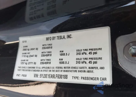 2020 Tesla Model 3 Standard Range Plus Rear-Wheel Drive/Standard Range Rear-Wheel Drive z USA, uszkodzony, nr VIN 5YJ3E1EA9LF630188